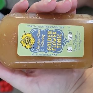 NWOT CHEROKEE MOON MIXOLOGY Golden flower tonic